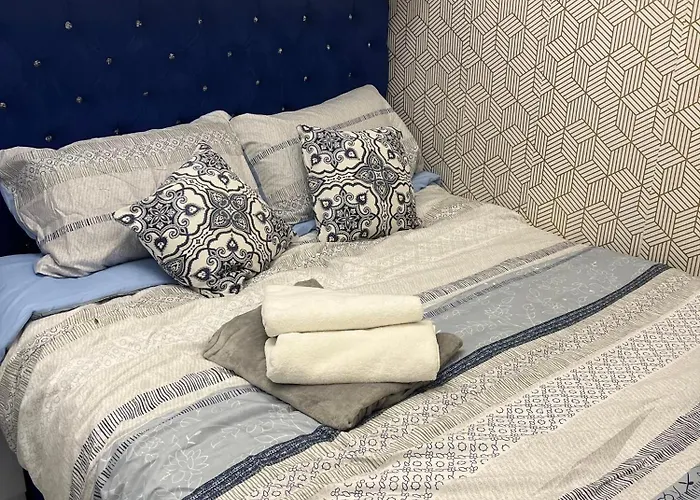 Spacious 2br In Shore3 Manila