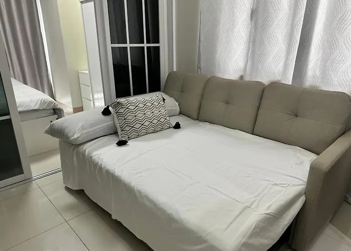 Spacious 2br In Shore3 Manila